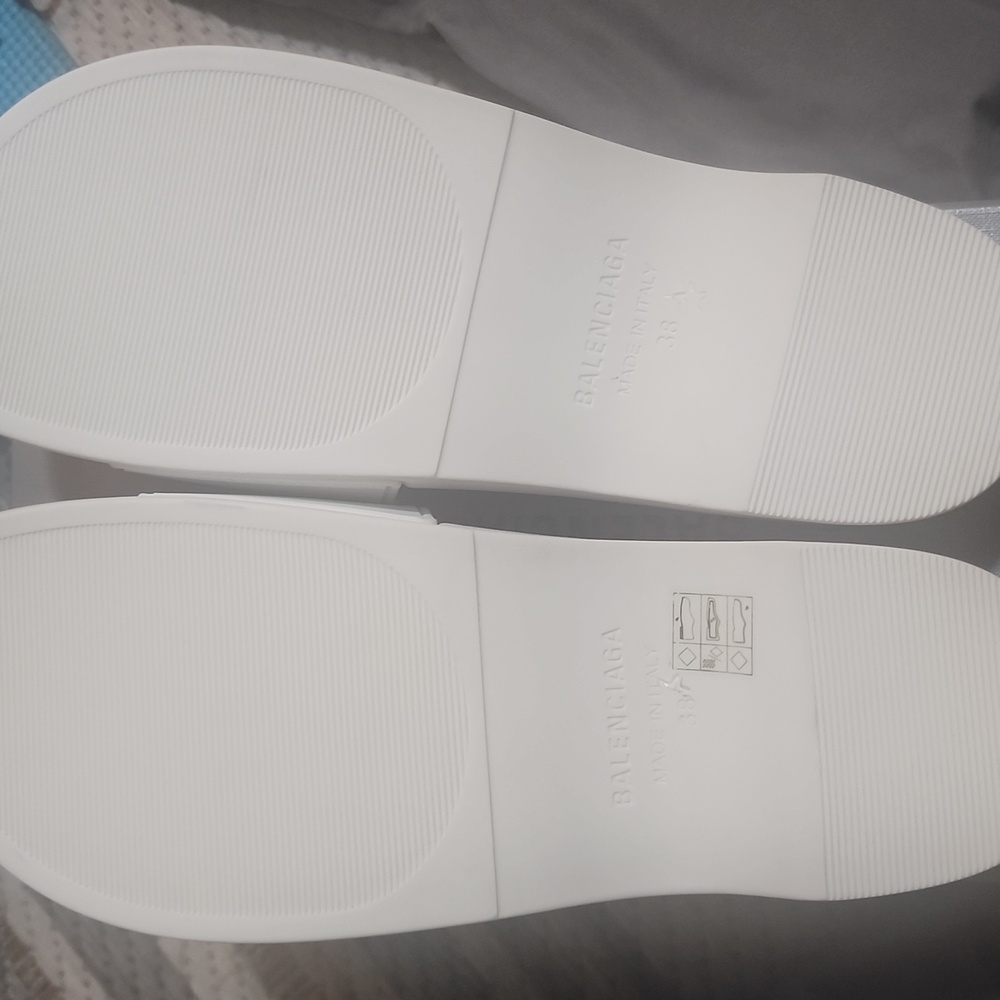 Balenciaga Women's White Slide Sandals - Picture 4 of 13